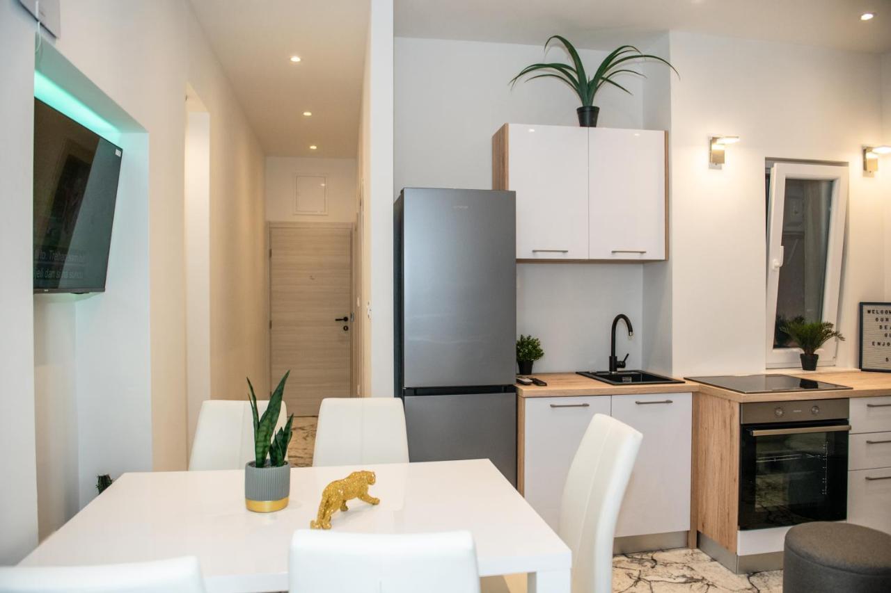Jadran Apartment Split Bagian luar foto